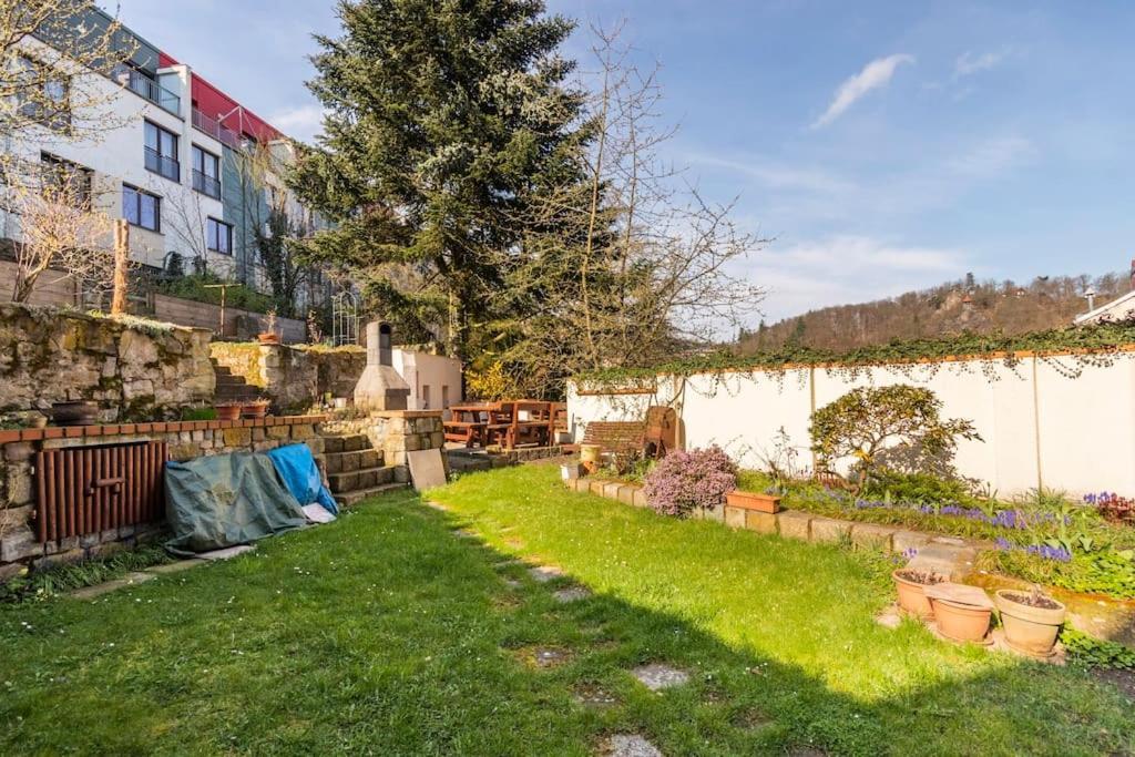 Apartman Vishegrad Apartment Karlovy Vary Exterior foto